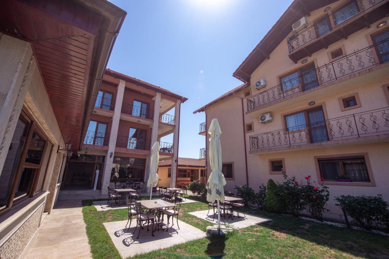 Casa Soarelui Hotel Două Mai Kültér fotó
